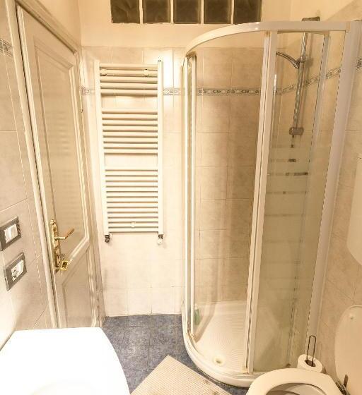 اتاق استاندارد سه تخته با سرویس بهداشتی مشترک, Soggiorno Primavera