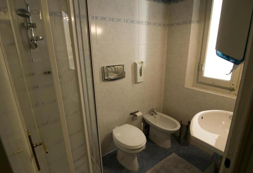 اتاق استاندارد یک تخته با سرویس بهداشتی مشترک, Soggiorno Primavera