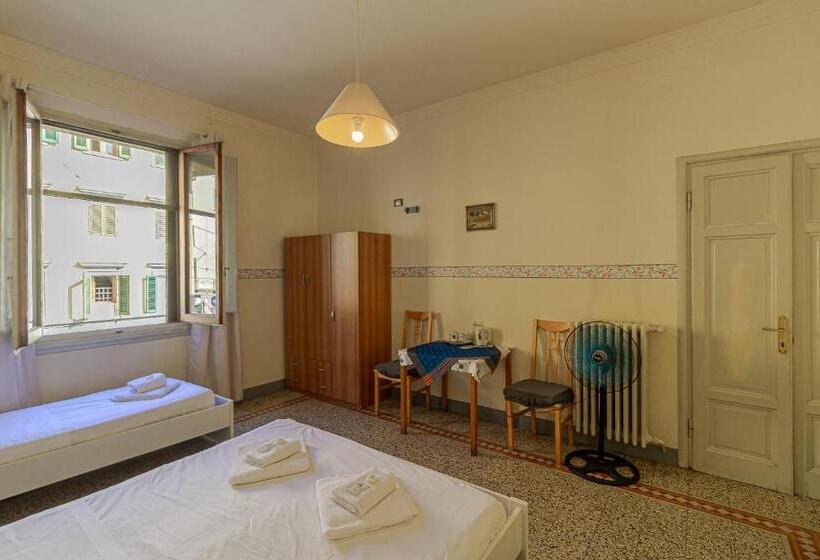 اتاق استاندارد چهارنفره با سرویس بهداشتی مشترک, Soggiorno Primavera