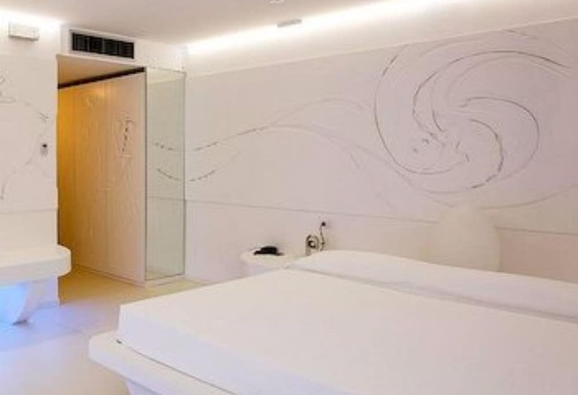 جناح جونيور, Alexander Museum Palace