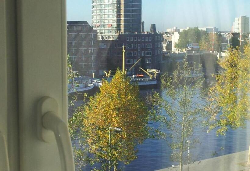 스탠다드 트리플 룸, Baan