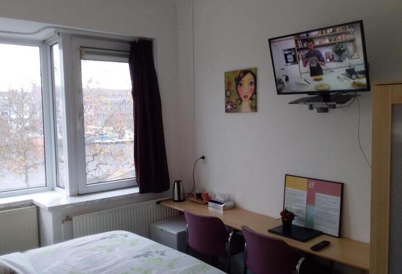 이코노미 룸, Baan