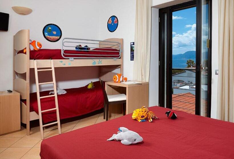 اتاق استاندارد چهار تخته, Cala Luna