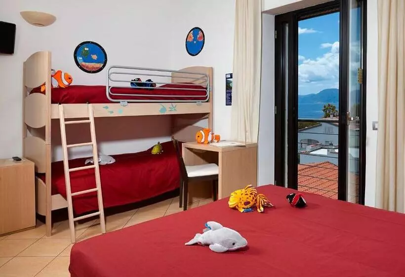 اتاق استاندارد چهار تخته, Cala Luna