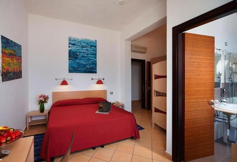 חדר סטנדרט לארבעה נוף לים, Cala Luna