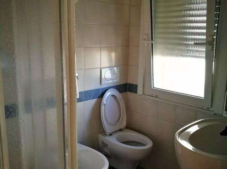 Standard Yhden Hengen Huone, Haway