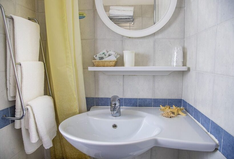 Номер Стандарт Трехместный, Haway