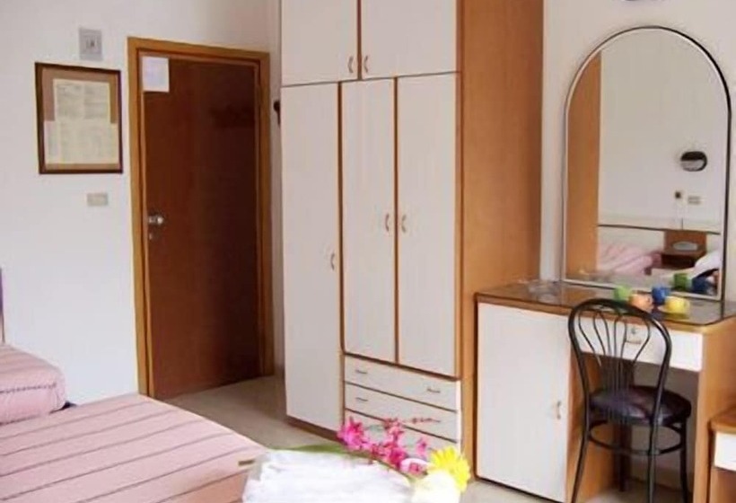 Номер Стандарт Трехместный, Haway