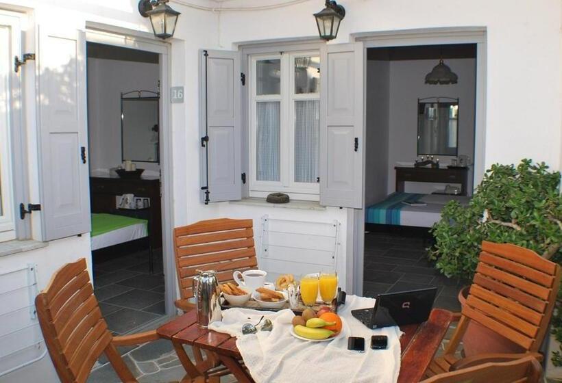 غرفة قياسية مطلّة علي الحديقة, Myrto