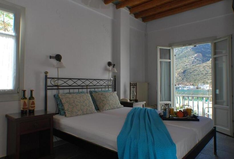 Triple Room Sea View, Myrto