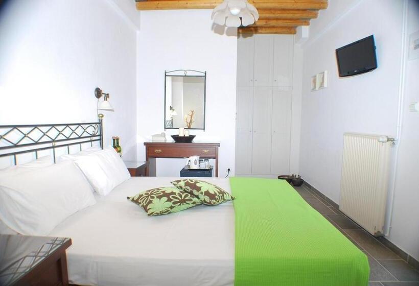 غرفة قياسية ثلاثية مطلة علي الحديقة, Myrto