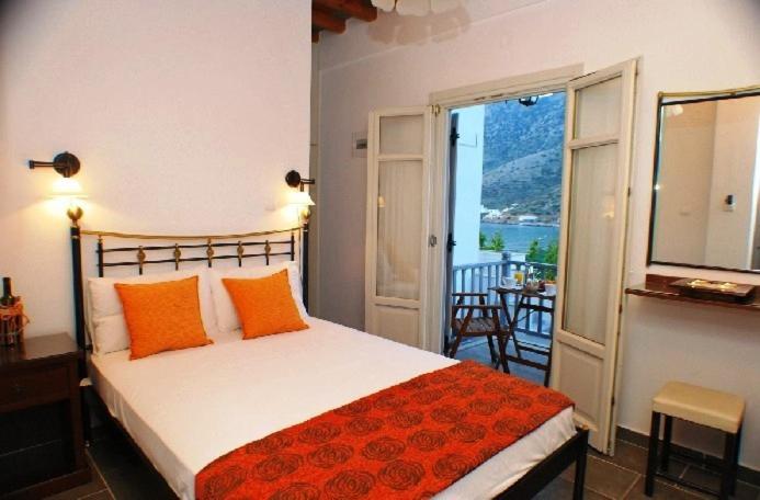 غرفة قياسية فردية مطلة علي البحر, Myrto