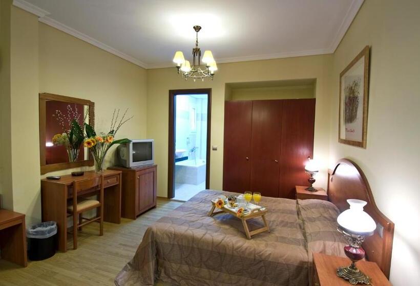 标准三人间, Villa Elia