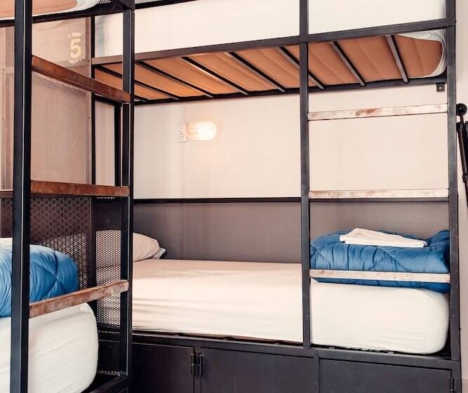 تختخواب در اتاق مشترک, Joy Setas Coworking