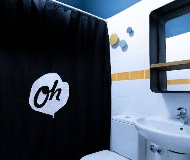 اتاق کلاسیک چهارنفره, Joy Setas Coworking