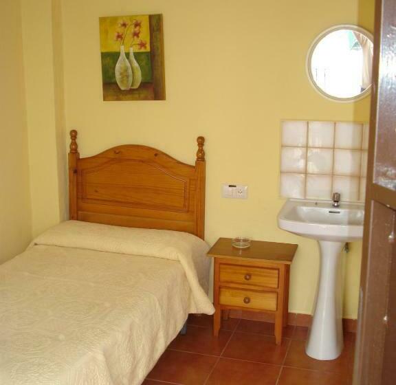 اتاق استاندارد یک تخته با سرویس بهداشتی مشترک, Pensión Bienvenido