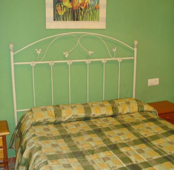 اتاق استاندارد با سرویس بهداشتی مشترک, Pensión Bienvenido