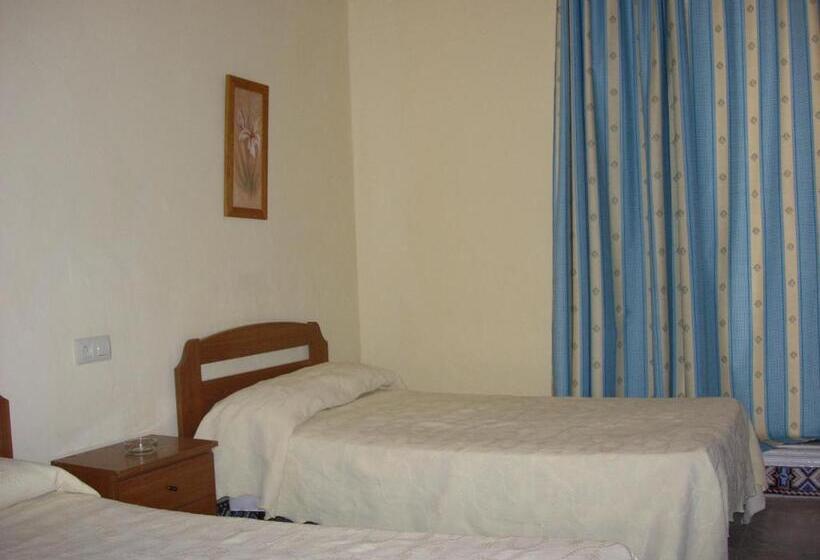 اتاق استاندارد با سرویس بهداشتی مشترک, Pensión Bienvenido