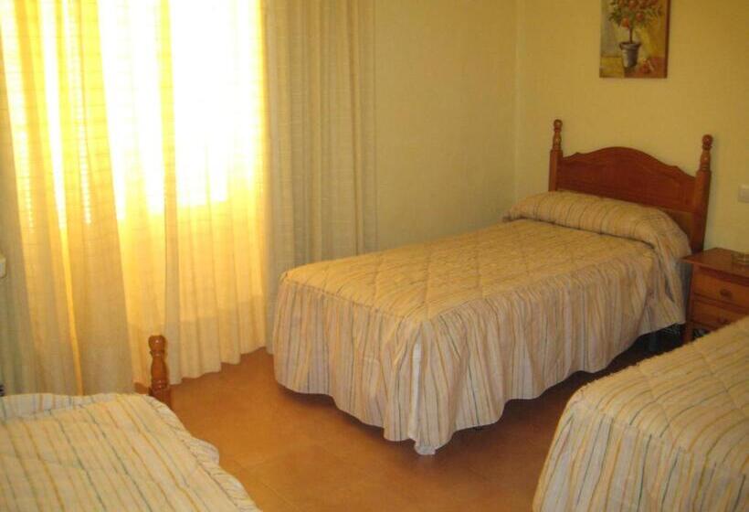 اتاق استاندارد چهارنفره با سرویس بهداشتی مشترک, Pensión Bienvenido