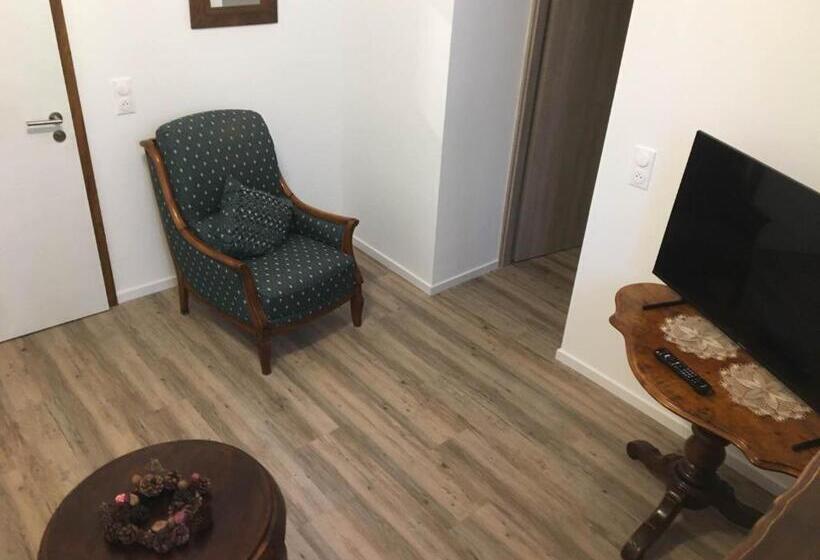 جناح سوبيريور, Au Repos Des Vignes, Chambres D Hôtes