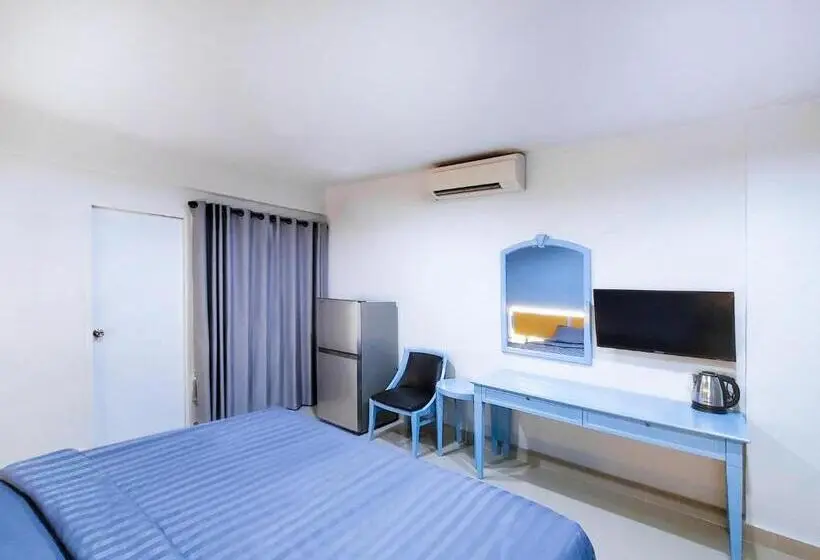 バルコニー付きデラックスルーム, Chateau Hotel & Apartments