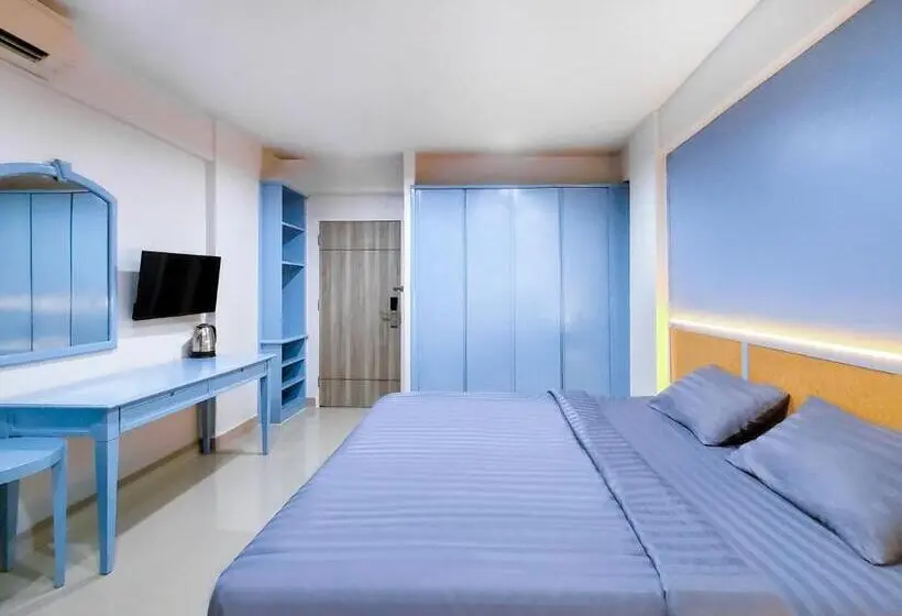 バルコニー付きデラックスルーム, Chateau Hotel & Apartments