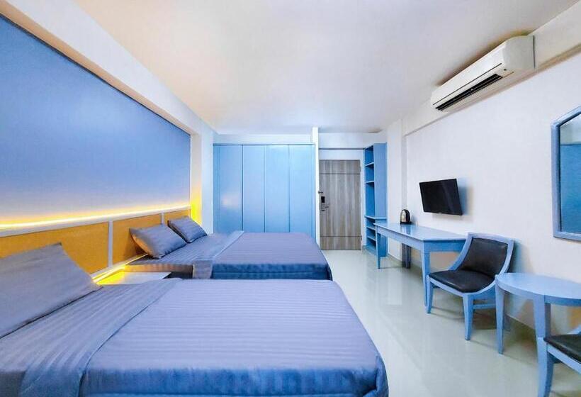 스탠다드 트리플 발코니 룸, Chateau Hotel & Apartments