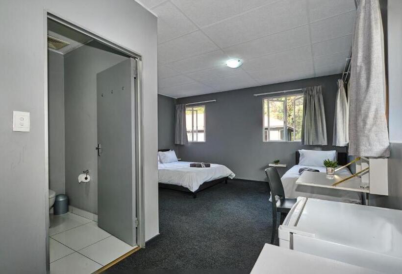 غرفة عائلية, Inn & Out Sandton