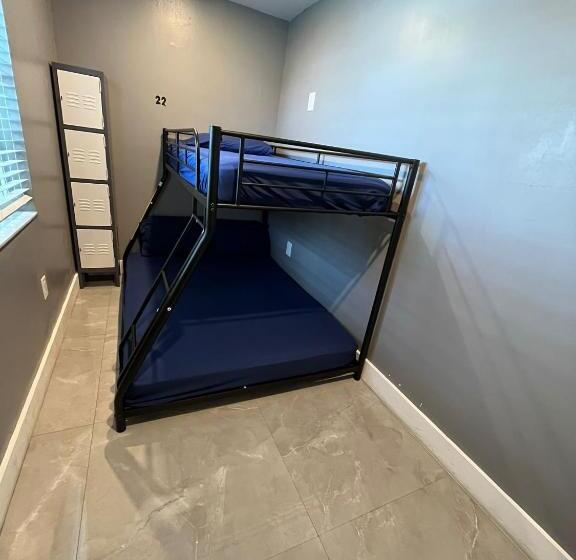 غرفة قياسية حمام مشترك, Art Graffiti