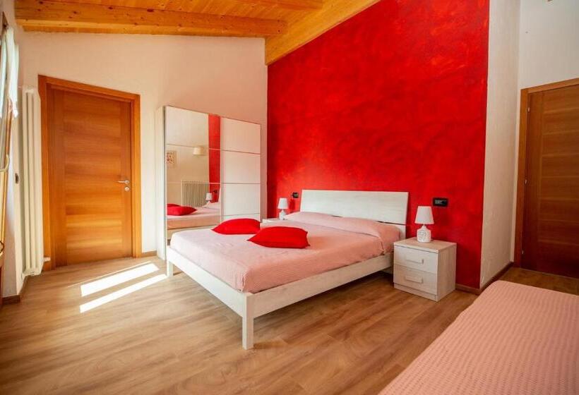 חדר סטנדרט לשלושה, Agriturismo La Cascina B&b