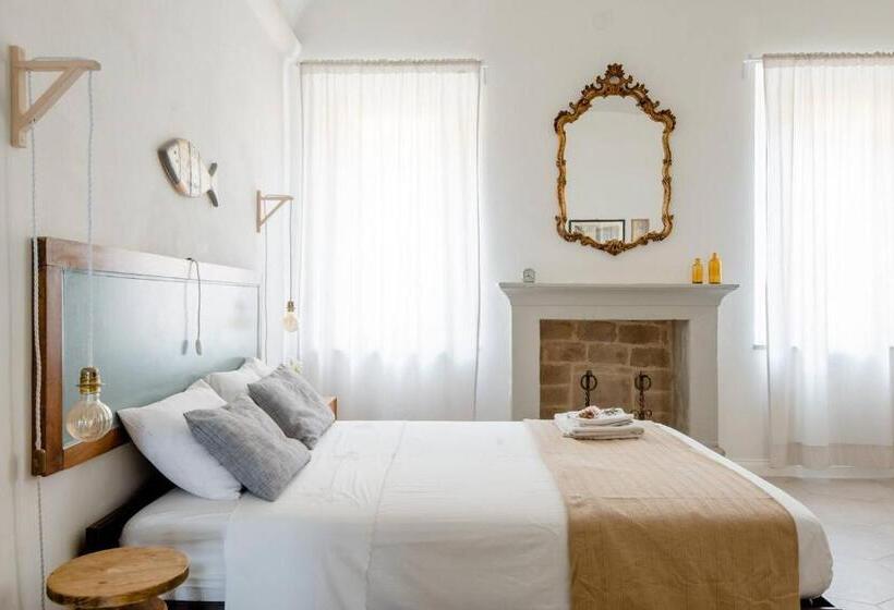 غرفة قياسية, La Casa Sulle Mura