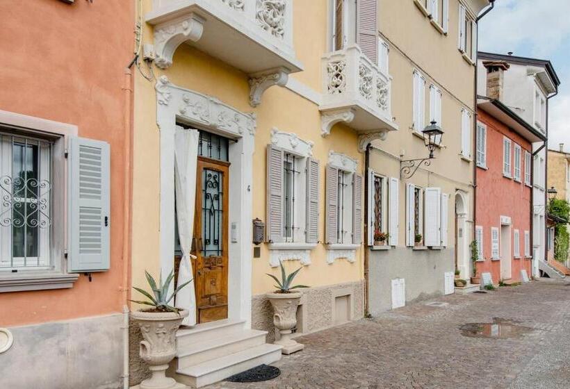 スタンダードルーム, La Casa Sulle Mura