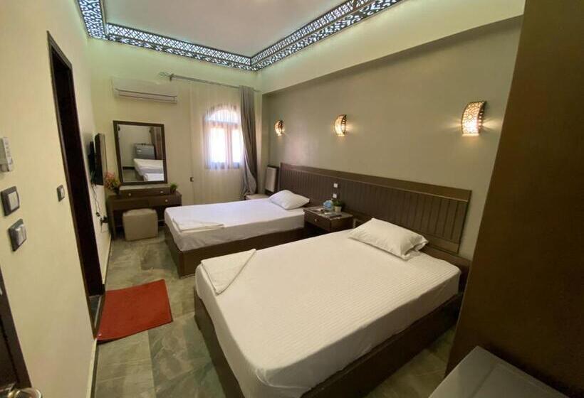 اتاق لوکس, Shabana House