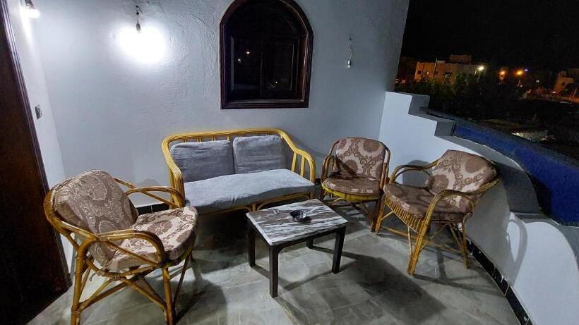 ویلای 2 خوابه, Shabana House