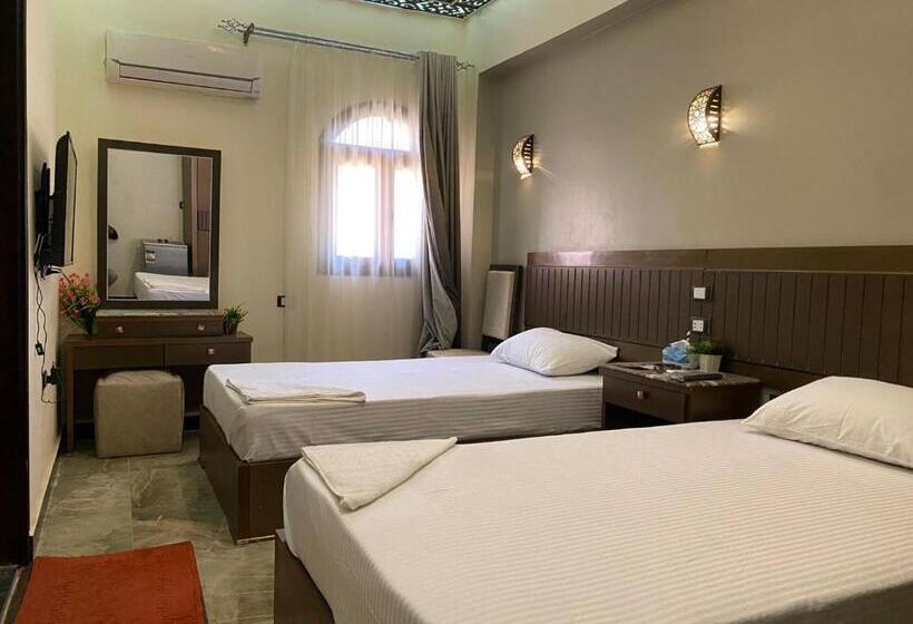 اتاق لوکس, Shabana House