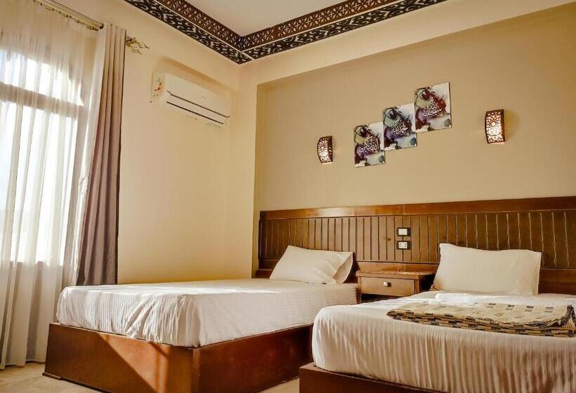 اتاق لوکس, Shabana House