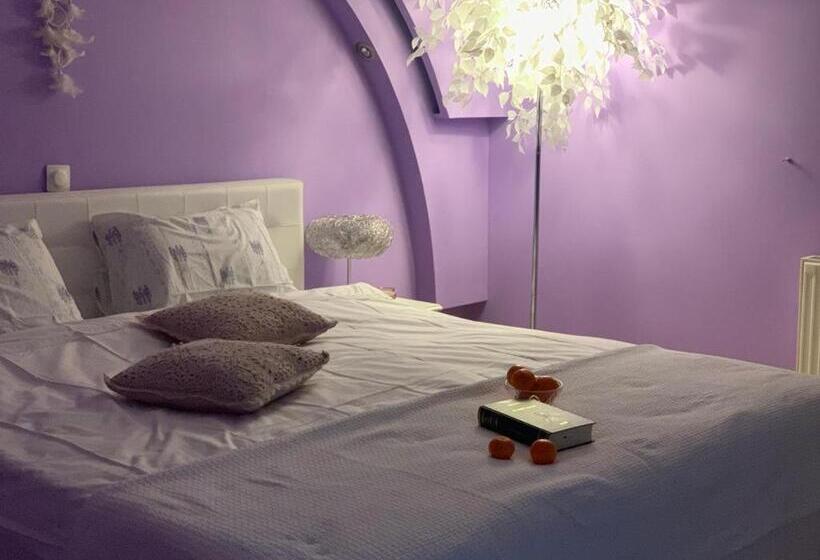 스탠다드 발코니 룸, Casa Din Deal