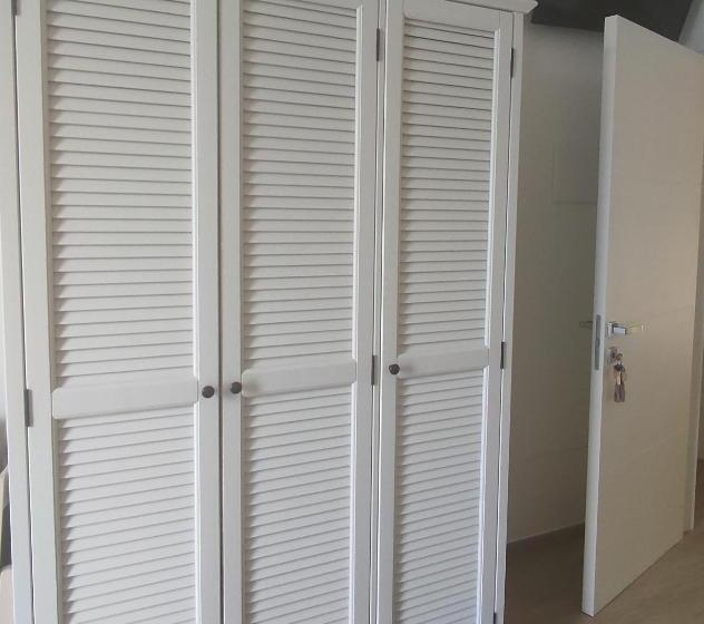 اتاق لوکس با بالکن و چشمانداز دریا, Vento Di Bolina