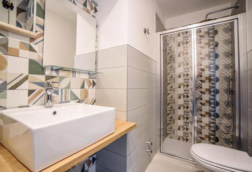 디럭스 룸, Domus Castrum