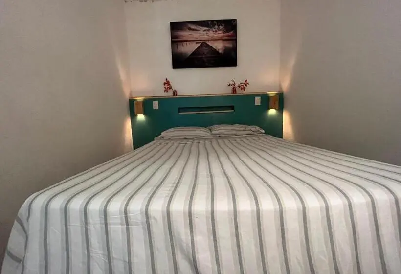 اتاق استاندارد با سرویس بهداشتی مشترک, Nómadas Hostel