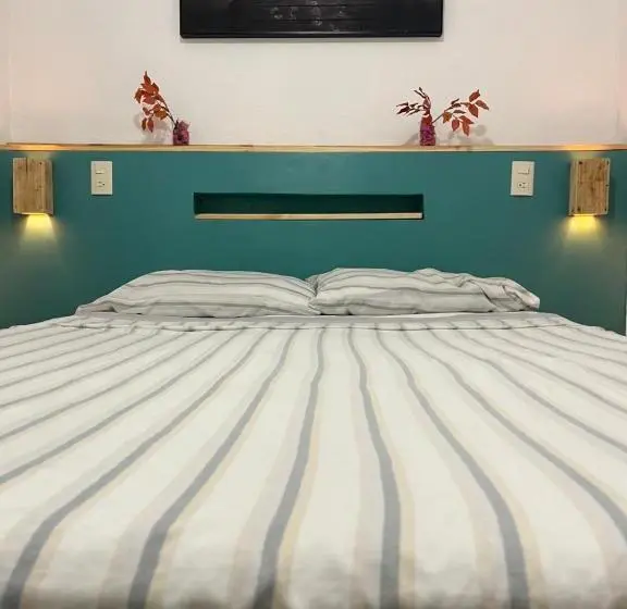 اتاق استاندارد با سرویس بهداشتی مشترک, Nómadas Hostel