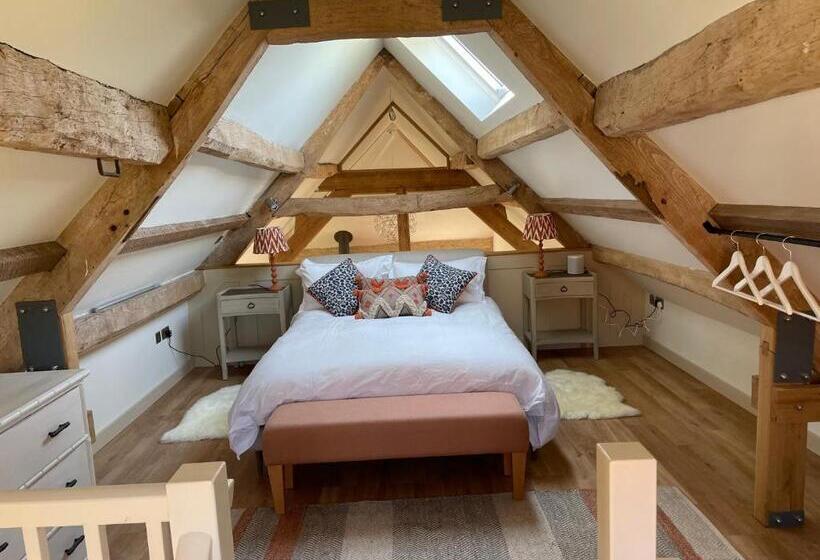 غرفة قياسية, Wyke Cowsheds