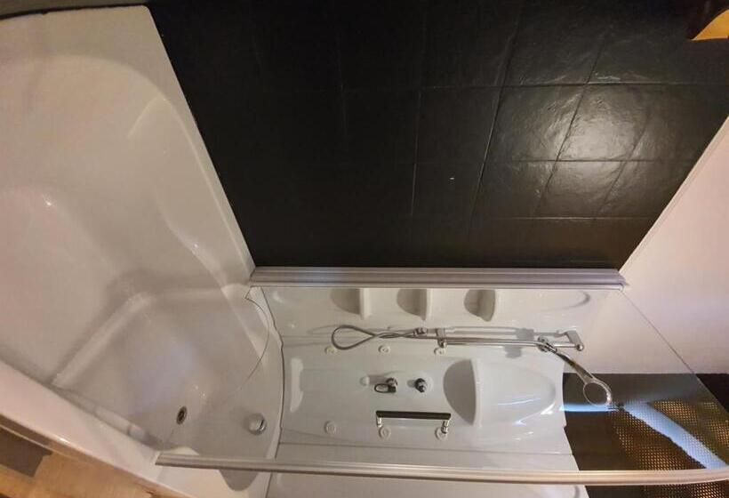 غرفة قياسية, Il Palazzo Delle Rondini