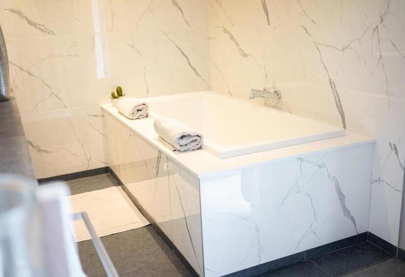 غرفة قياسية, Villa Les érables Restaurant Linea