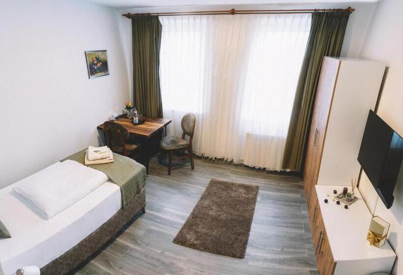 Quarto standart individual, E&b