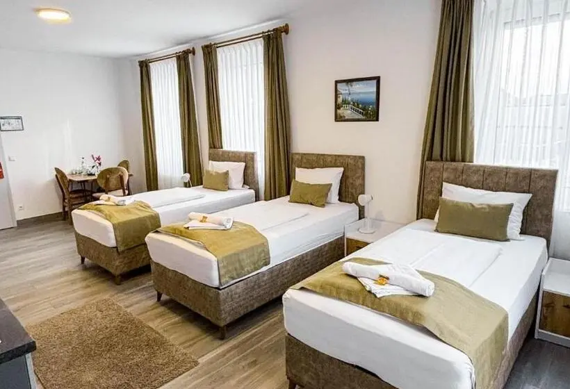 Quarto Triplo Standart, E&b
