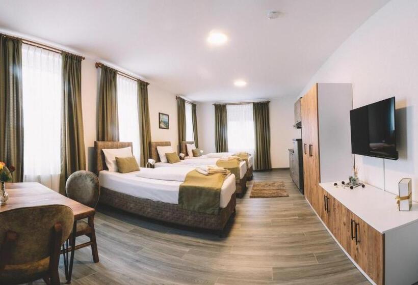 Quarto Triplo Standart, E&b