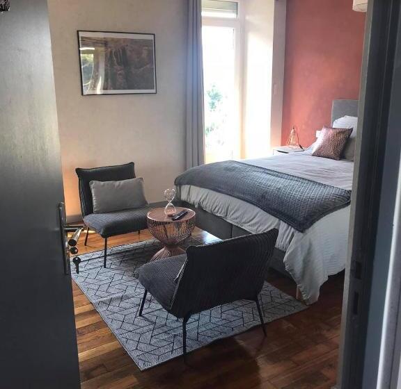 Номер Стандарт Вид на Сад, Chambres D Hôtes L âme De Travassac