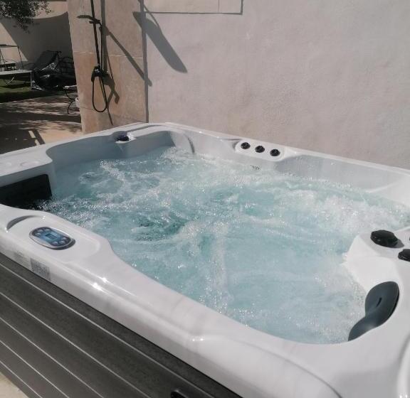 デラックススタジオ, L Atelier De Guytou Et Spa