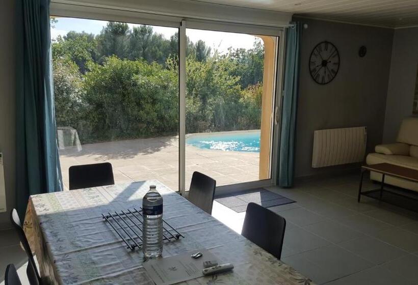 Студио Стандарт Вид на Бассейн, Mas Des Marcellines